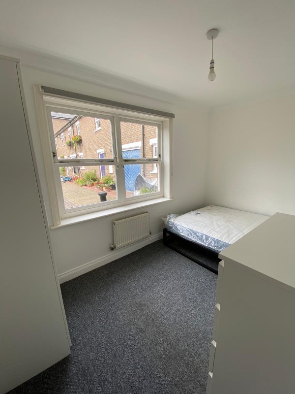 Additional image 3 of Room in a Shared Flat, Harmsworth Mews, SE11, N1 7GU