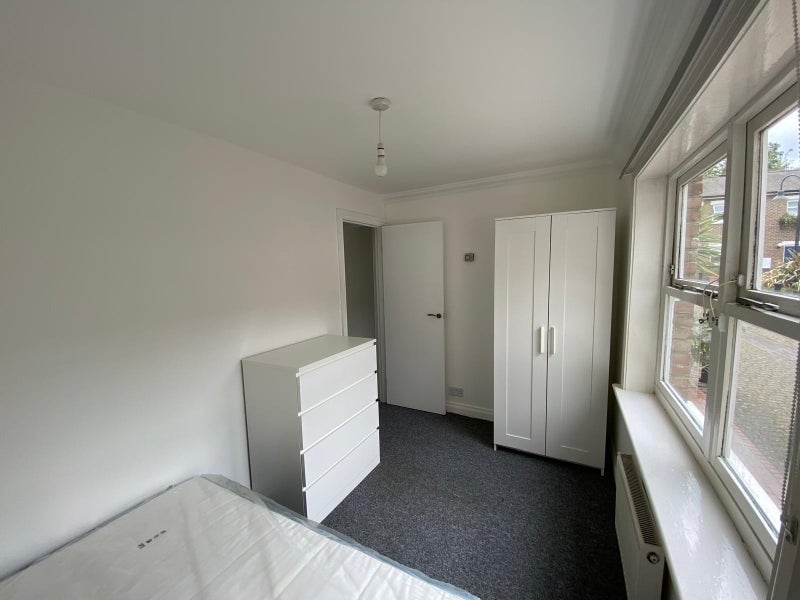 Additional image 4 of Room in a Shared Flat, Harmsworth Mews, SE11, N1 7GU