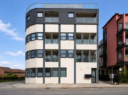 1 Bed Flat, Saddlers Place, TW3