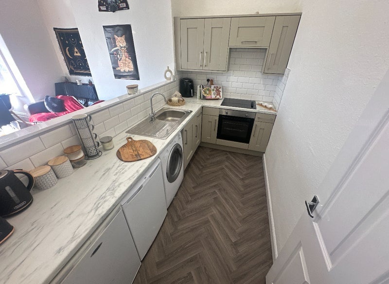 2 Bed Flat, Cardigan Road, LS6