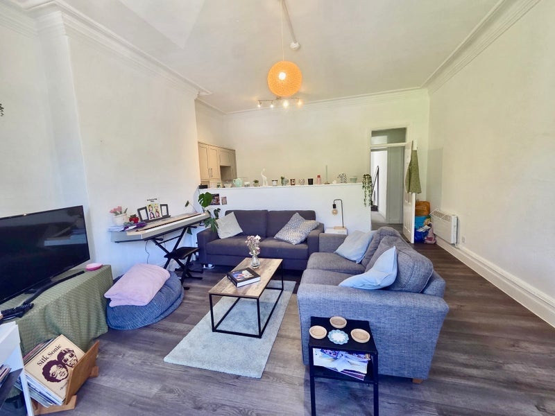 2 Bed Flat, Cardigan Road, LS6 photo 4