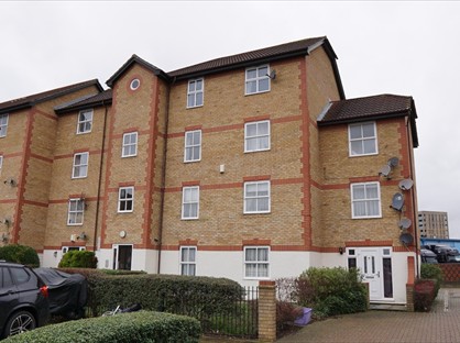 1 Bed Flat, Kennet Square, CR4
