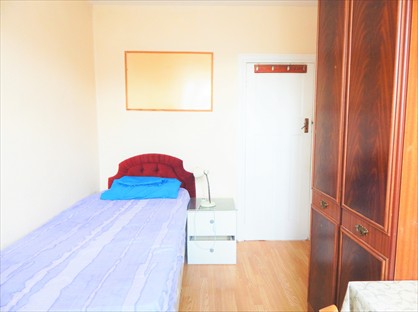 Room in a Shared House, Beaford Grove, SW20
