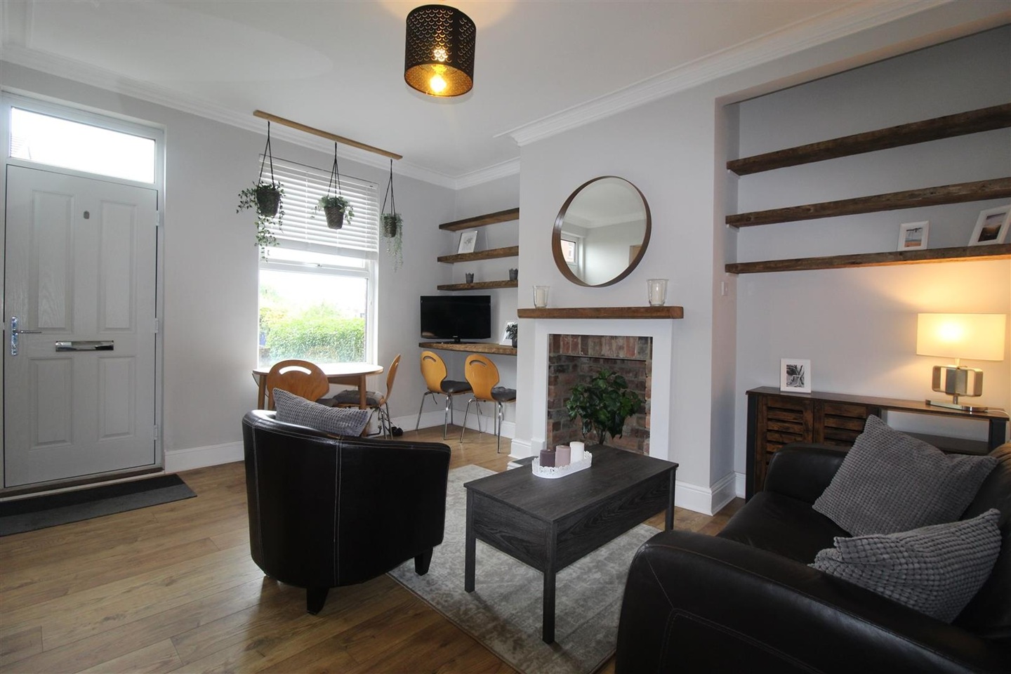 2 Bed Terraced House, Barnbrough St, LS4 photo 3