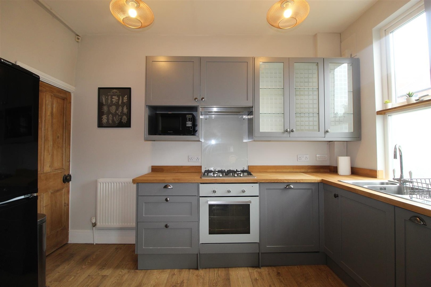 2 Bed Terraced House, Barnbrough St, LS4 photo 5