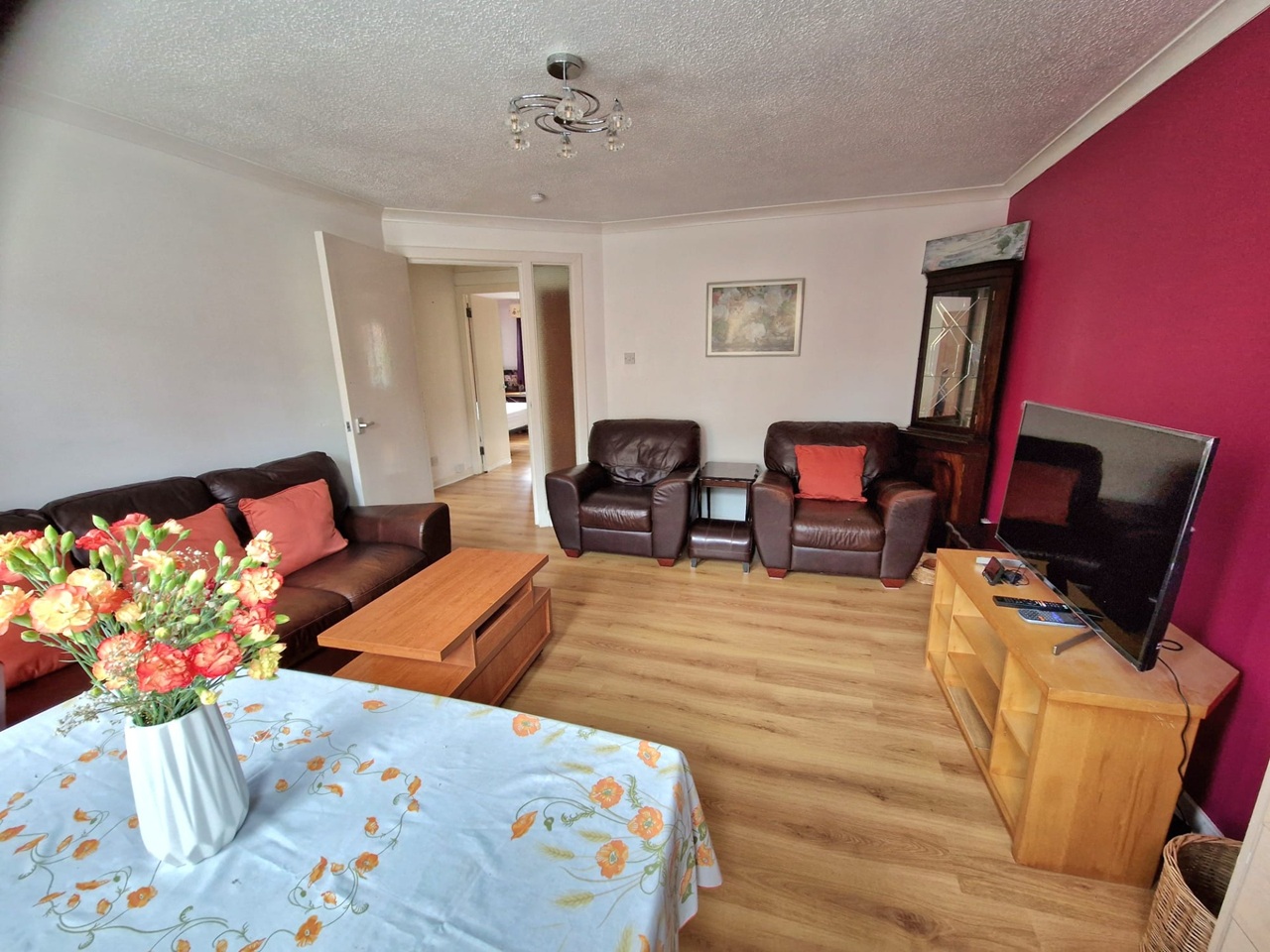 2 Bed Flat, Herbert St, G20 photo 2