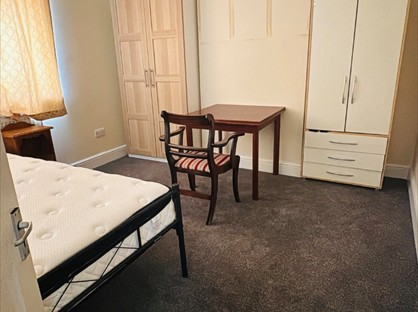 Room in a Shared House, Cranbrook Road, TW4