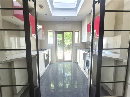 1 Bed Flat, Norbury Crescent, SW16