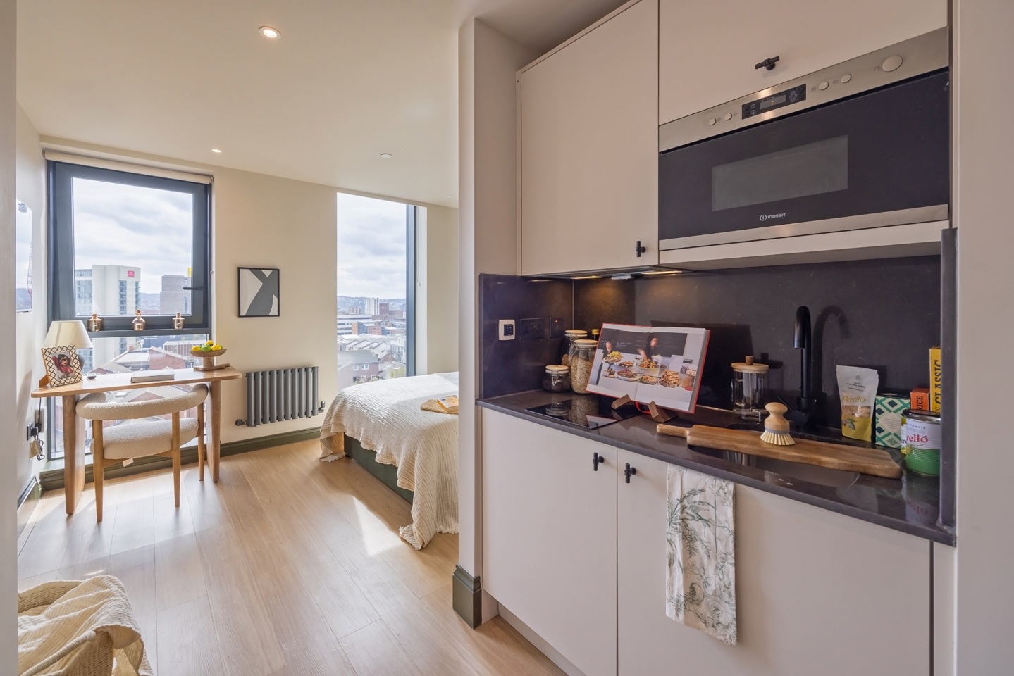 Studio Flat, The James, S1 photo 2