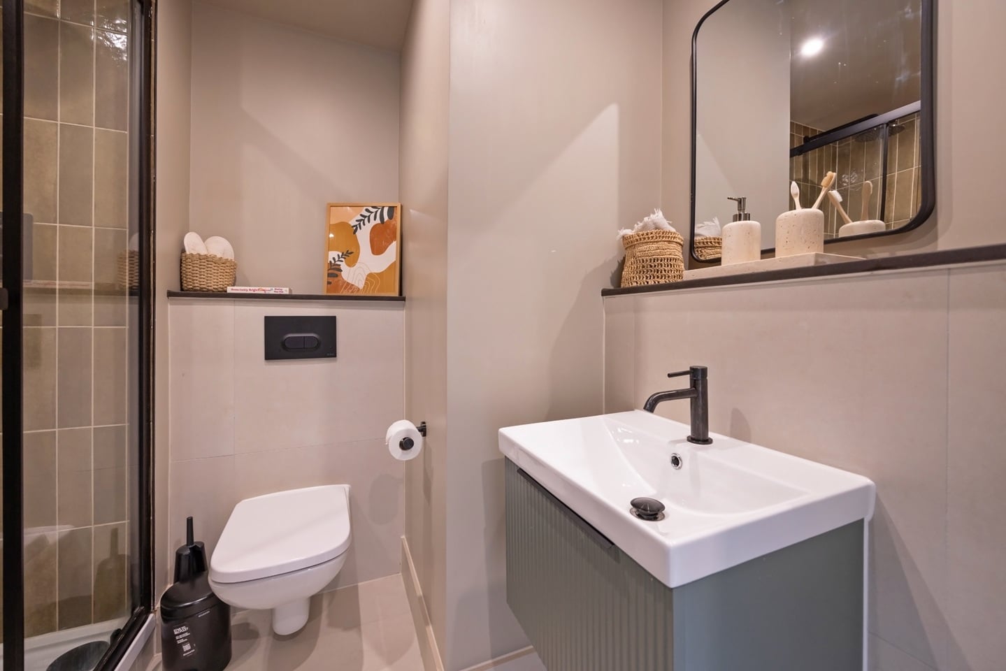 Studio Flat, The James, S1 photo 3