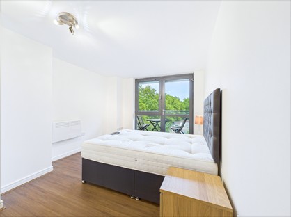 2 Bed Flat, Centenary Plaza, B1