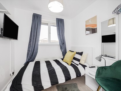 Room in a Shared Flat, Carolina Close, E15