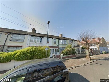 4 Bed Terraced House, St Albans Avenue, E6