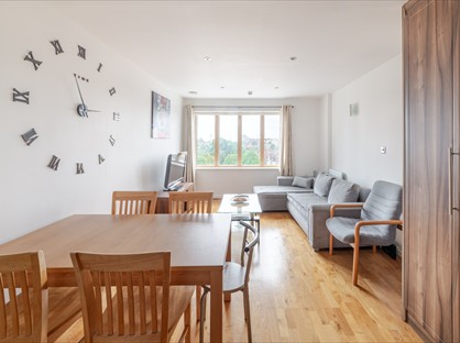 2 Bed Flat, Luminosity Court, W13