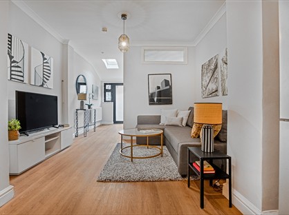 2 Bed Flat, Frithville Gardens, W12