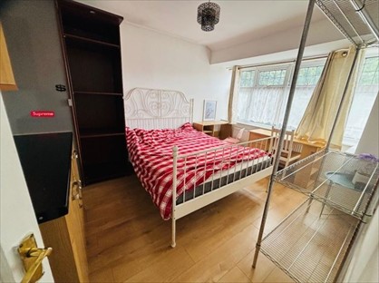 Room in a Shared House, Lee Road, UB6