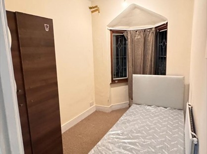 Room in a Shared House, Thornton Road, IG1