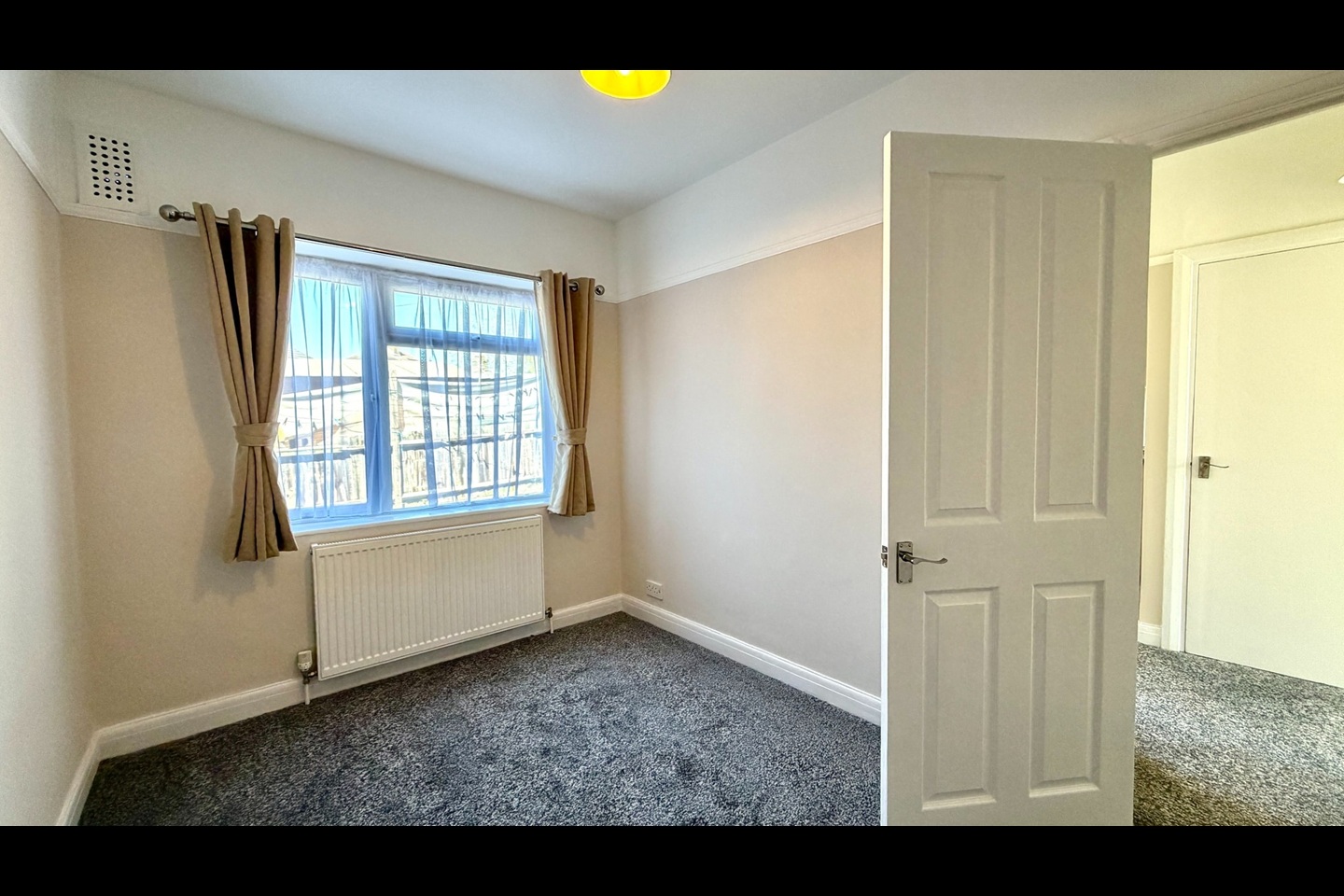 London - 2 Bed Flat, Uphill Drive, NW9 - To Rent Now for £1,900.00 p/m