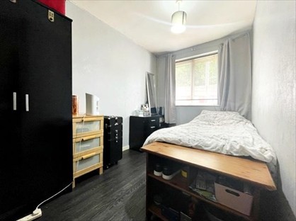 3 Bed Semi-Detached House, Oak Shaw Close, M9