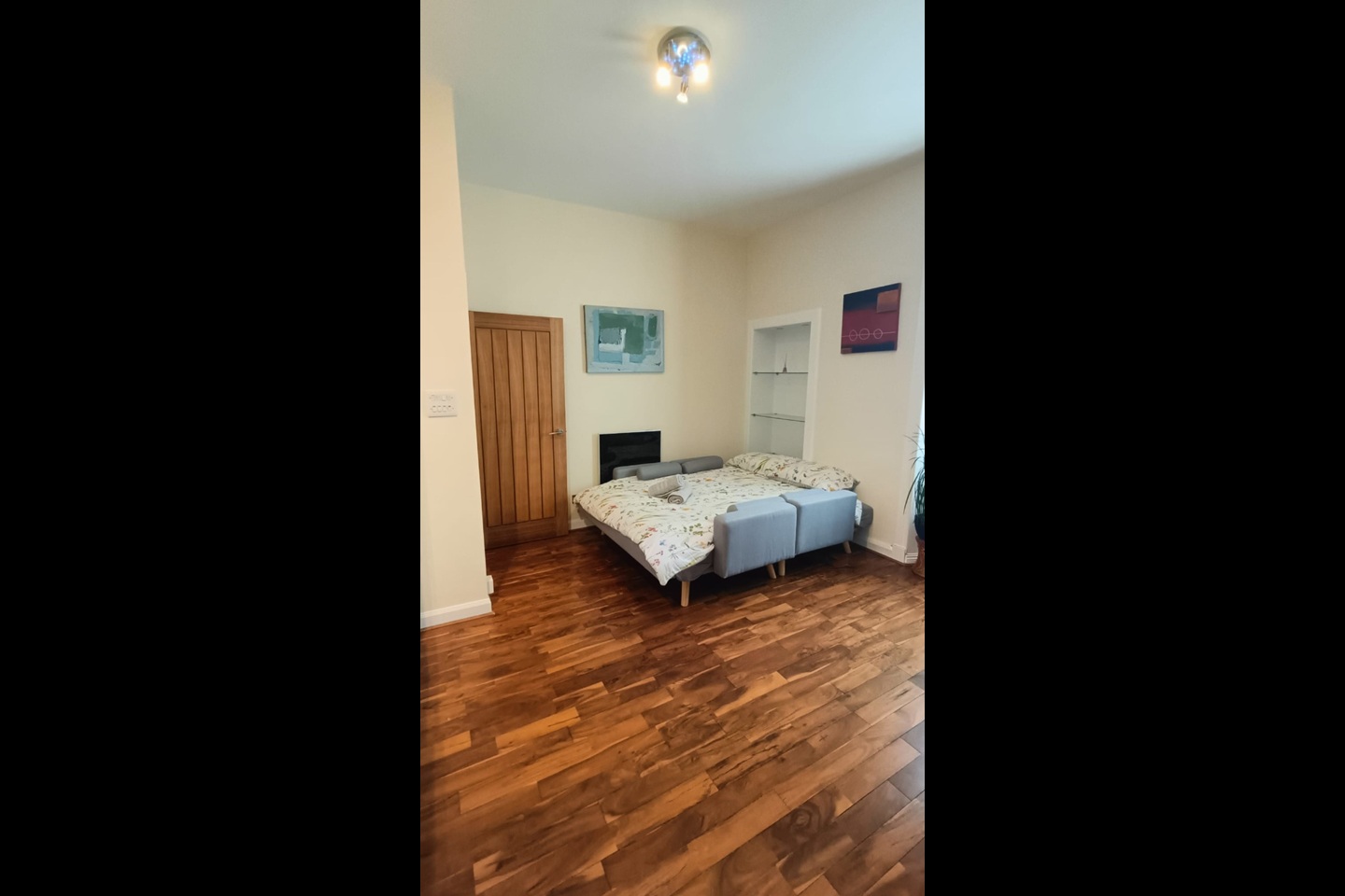 1 Bed Flat, Earl Grey Street, EH3 photo 2