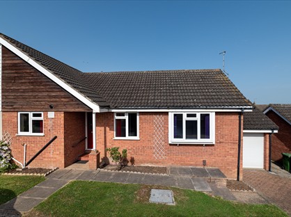 3 Bed Bungalow, Lenham Way, SS13