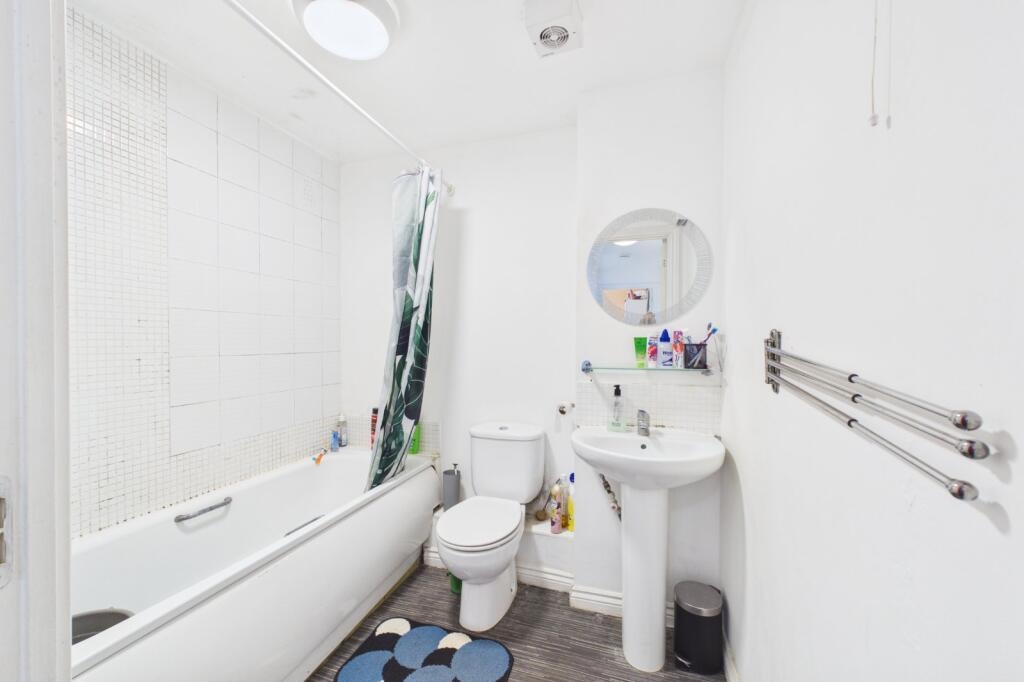 Room in a Shared Flat, Amersham Road Caversham, RG4 photo 2