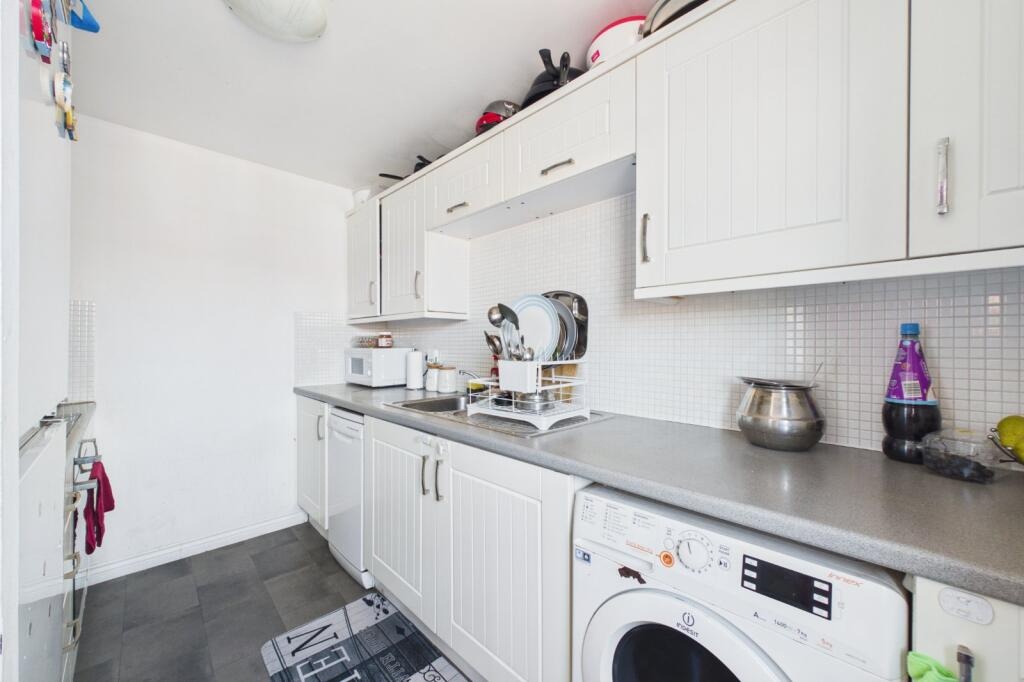 Room in a Shared Flat, Amersham Road Caversham, RG4 photo 3