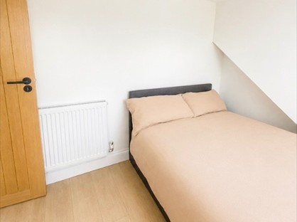 Room in a Shared House, Durham Road, E12