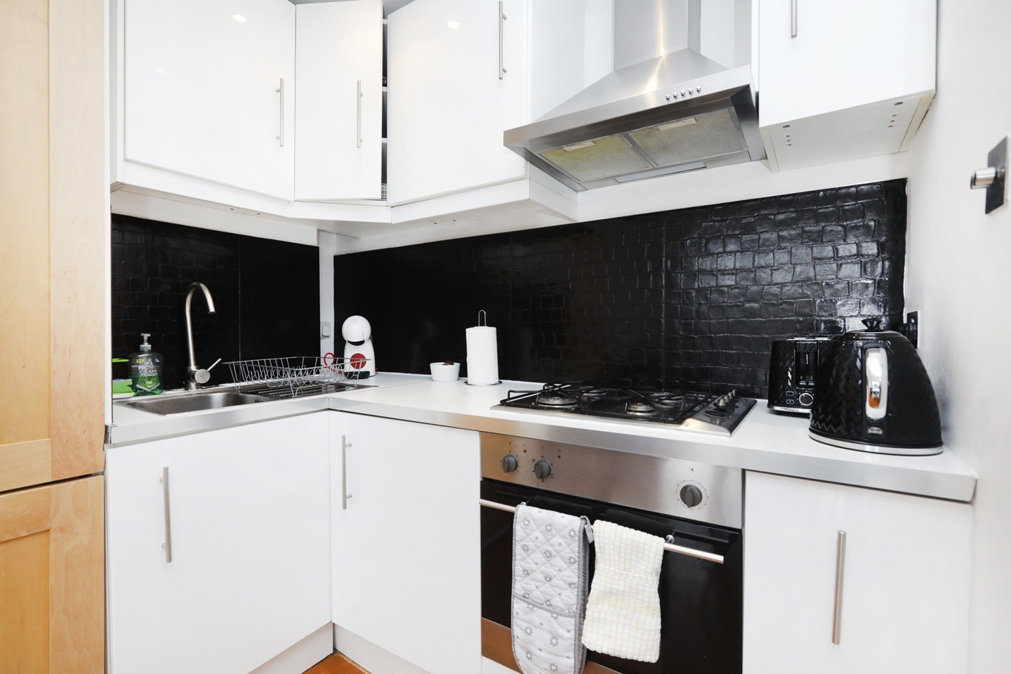 2 Bed Flat, Tavistock Crescent, W11 photo 4