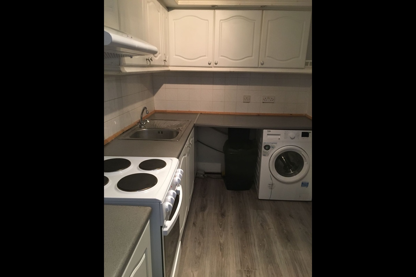 Isleworth - 1 Bed Flat, Stags Way, TW7 - To Rent Now for £1,400.00 p/m