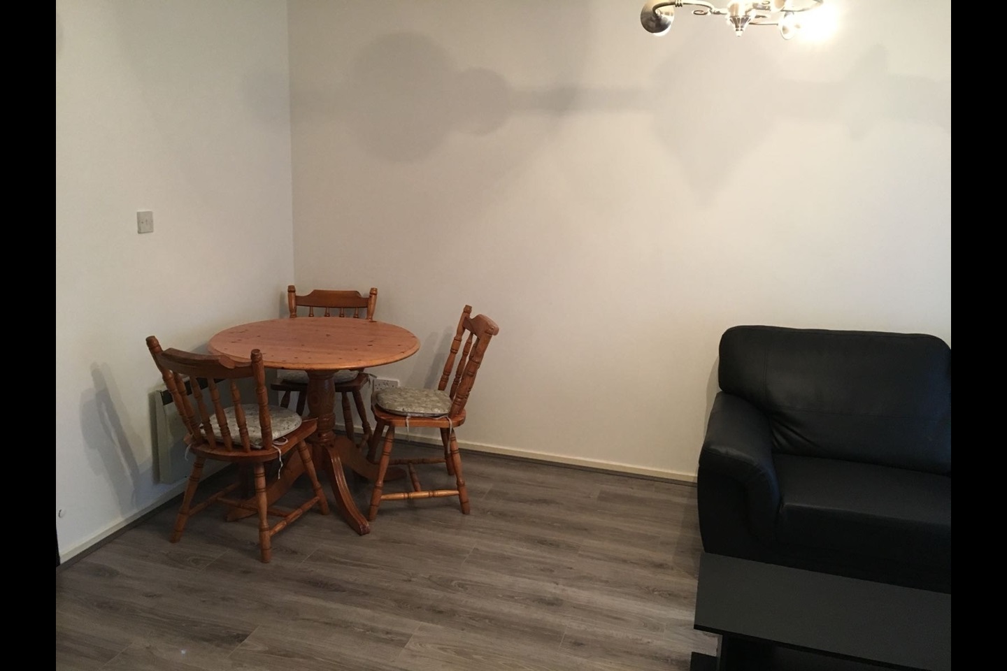 Isleworth - 1 Bed Flat, Stags Way, TW7 - To Rent Now for £1,400.00 p/m