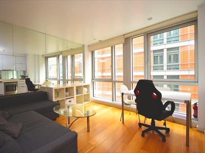 Studio Flat, Ontario Tower, E14
