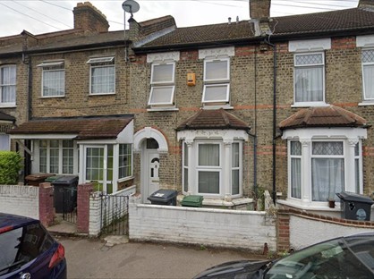 Studio Flat, Claremont Road, E17