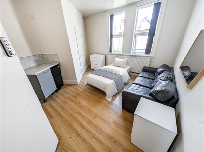 Room in a Shared House, York Road, B23