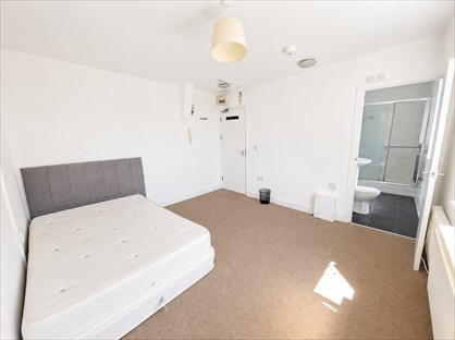 Room in a Shared House, Cat Hill, EN4