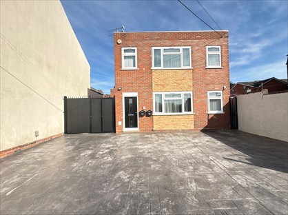 2 Bed Flat, North St, DY2