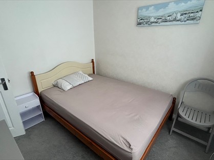 Room in a Shared House, Wren Way, GU14