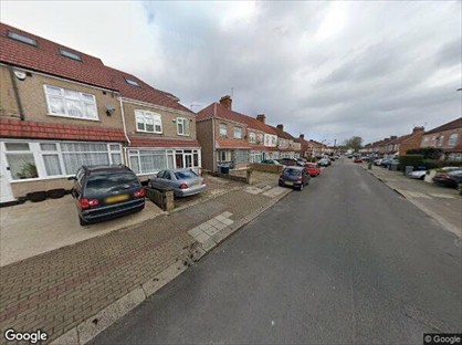 4 Bed Terraced House, Sunnymead Road, NW9