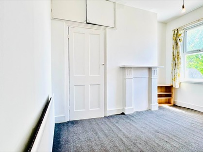 4 Bed Terraced House, Henniker Gardens, E6