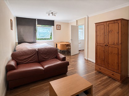 Studio Flat, Slough, SL1