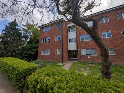 1 Bed Flat, Ash Court, SW19