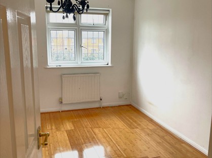 2 Bed Maisonette, Sycamore Close, RM18