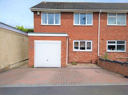 4 Bed Semi-Detached House, Glenroy Avenue, BS15