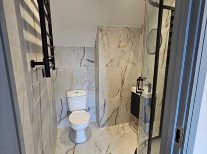 Studio Flat, Knights Hill, SE27
