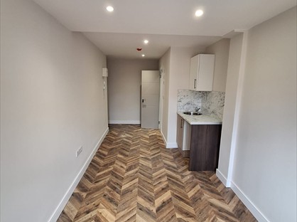 Room in a Shared House, Elmstead Gardens, KT4