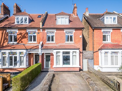 4 Bed Semi-Detached House, Grove Park, SE5