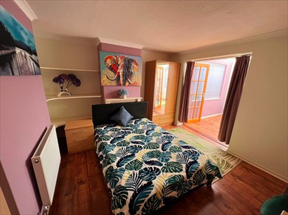 4 Bed Terraced House, Duke St, TA1