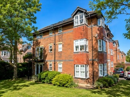 2 Bed Flat, Ashdown House, GU1