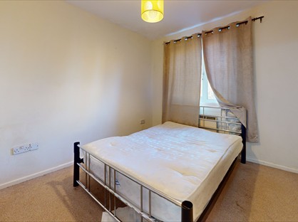1 Bed Flat, Heathfield Drive, CR4