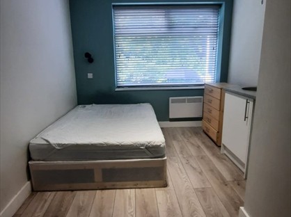 Studio Flat, Gateshead Road, WD6